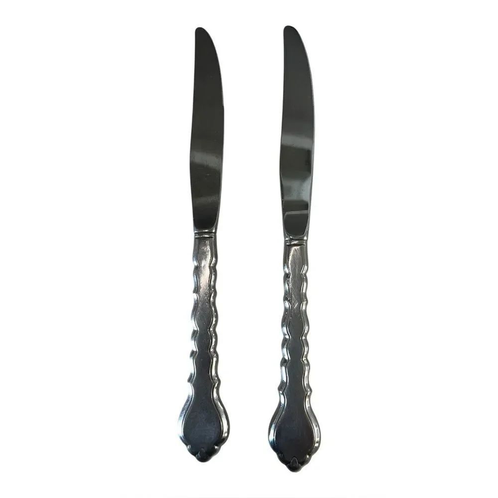 Oneida Set of 2 Betty Crocker Cello Dinner Knives Stainless Silverware Flatware